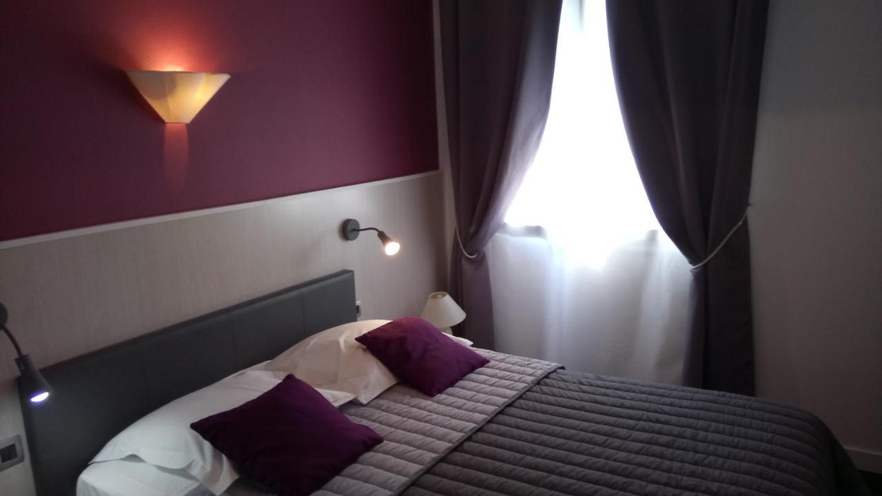 לוסאק-לה-שאטו Hotel Montespan מראה חיצוני תמונה