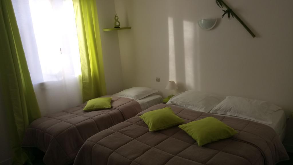 לוסאק-לה-שאטו Hotel Montespan מראה חיצוני תמונה