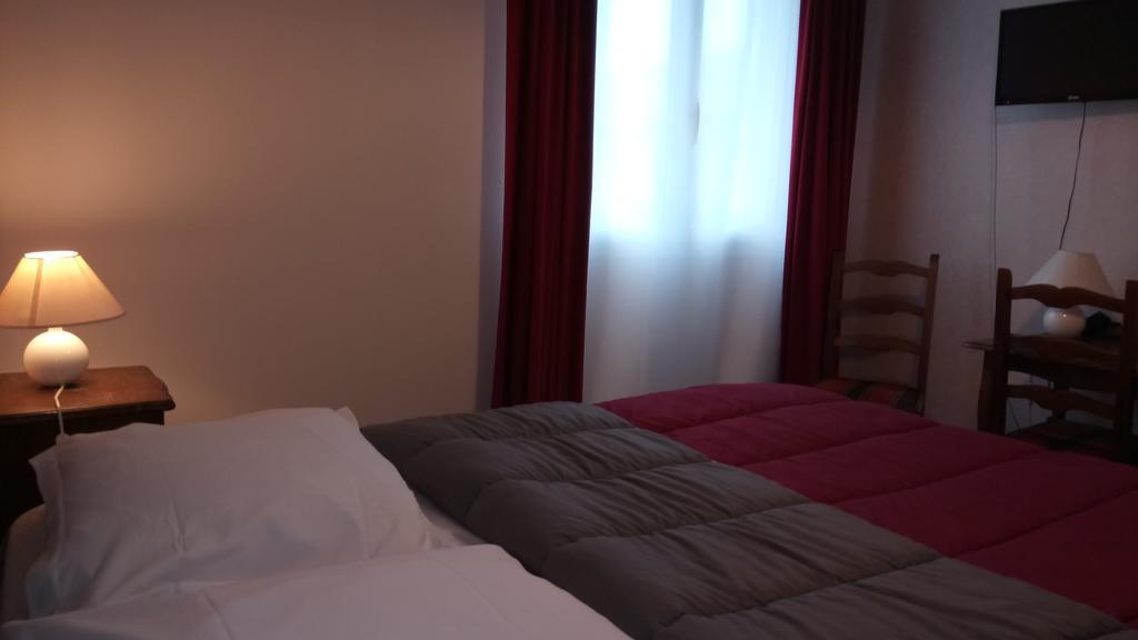 לוסאק-לה-שאטו Hotel Montespan מראה חיצוני תמונה