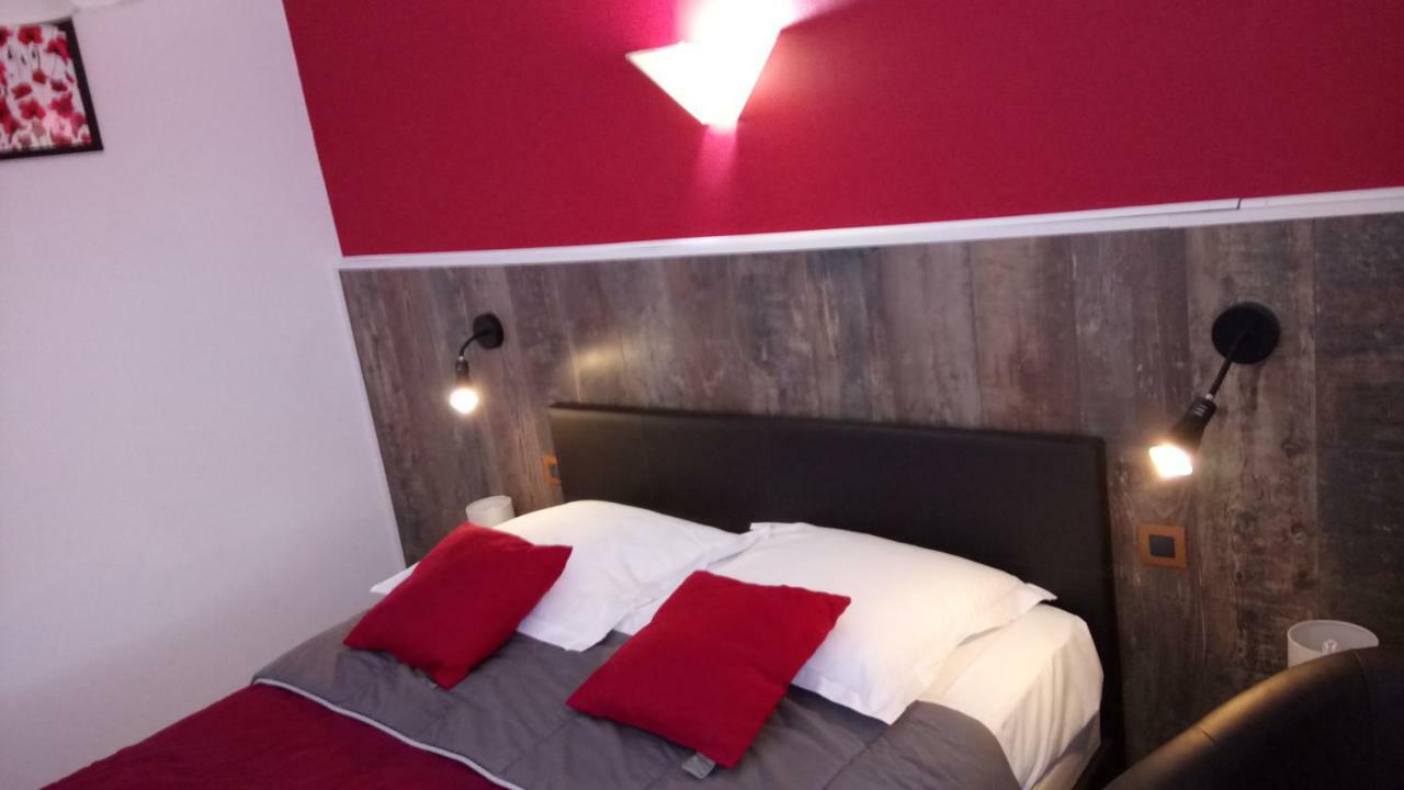 לוסאק-לה-שאטו Hotel Montespan מראה חיצוני תמונה